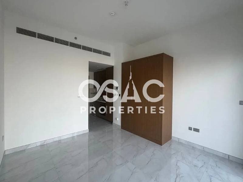 Spacious Modern Studio | Best Community Road View - 4