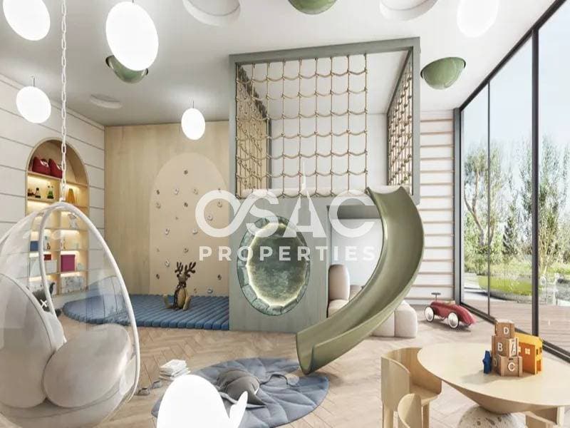 Prime Waterfront Living | Skyline and Sea View - 4