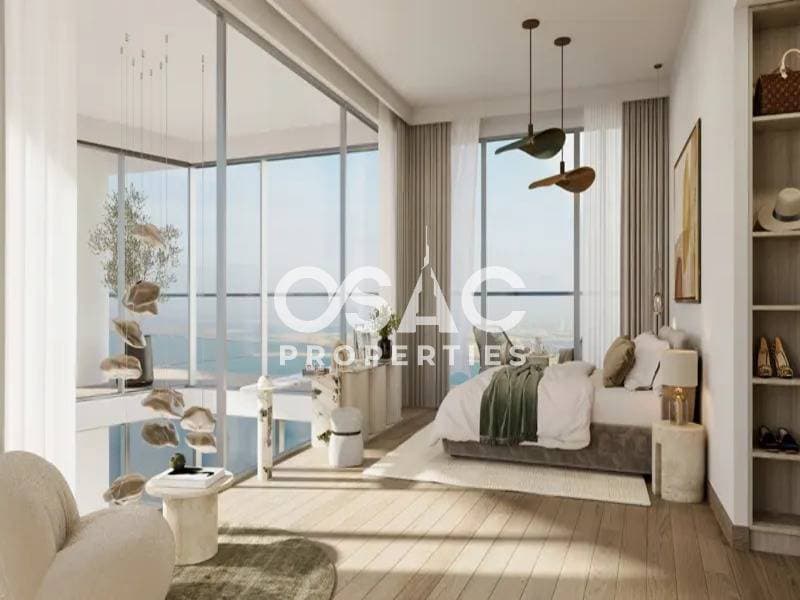 Prime Waterfront Living | Skyline and Sea View - 5