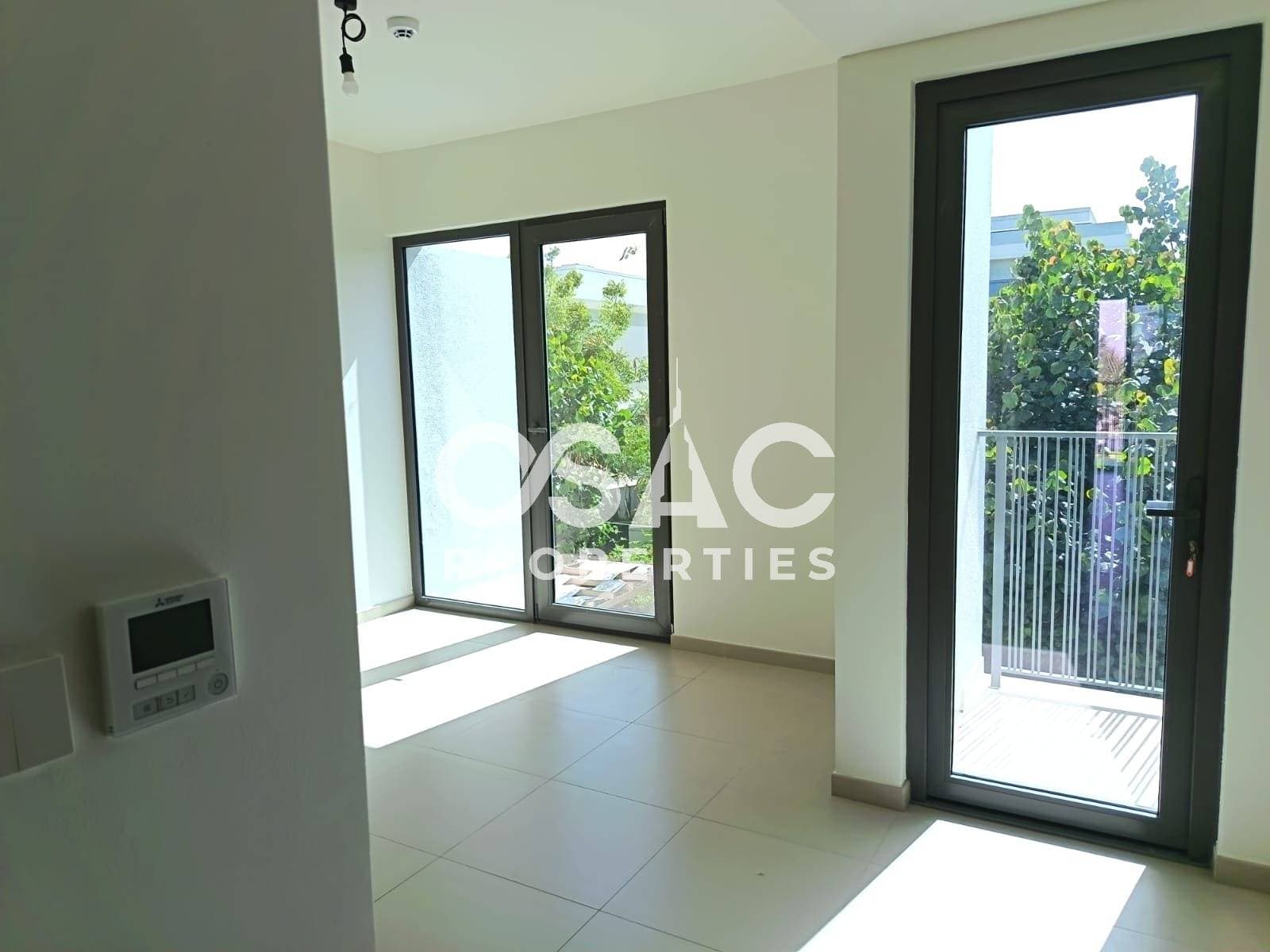 Single Row | Vacant 3BR + Maid | Prime Elan Villa - 4