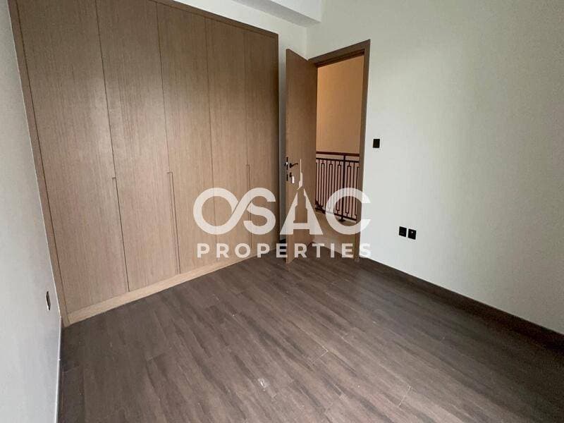 LUXURIOUS TOWNHOUSE | COMMUNITY VIEW - 5