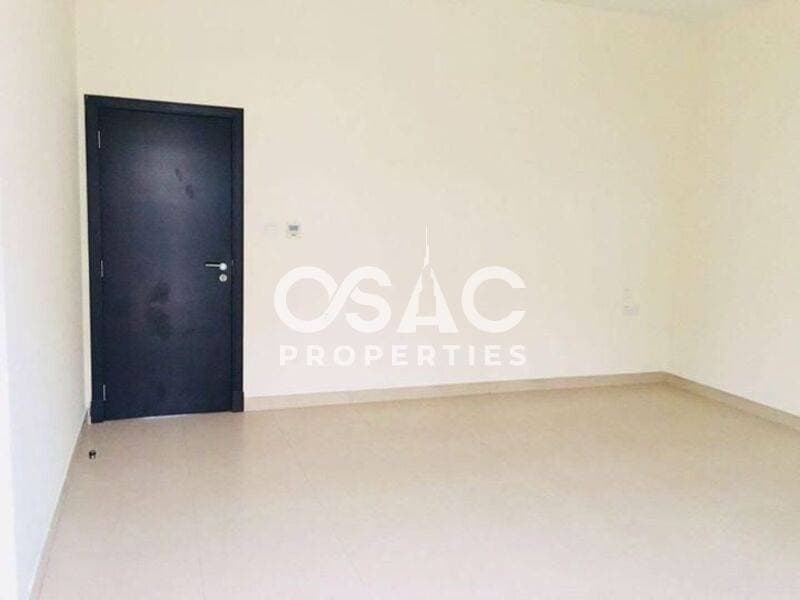 Corner Villa | 3Beds + Maids | Prime Location - 3