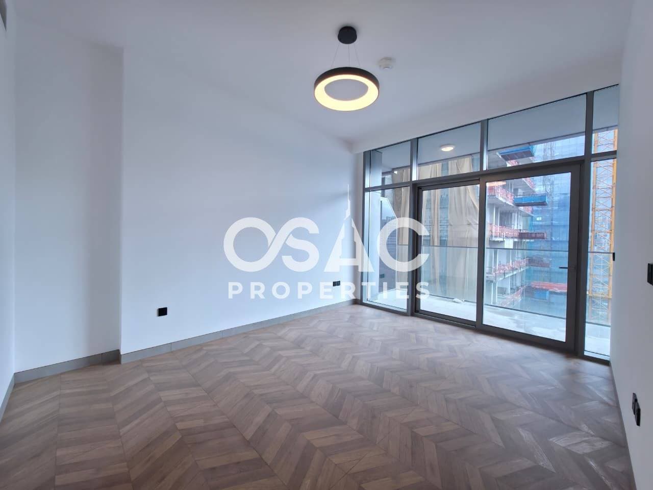 LARGE LAYOUT | LUXURY LIVING | PRIME LOCATION